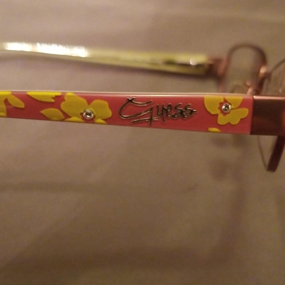 Guess frames - Picture 3 of 3